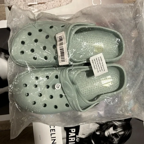 Slippers Sandals House Shoes Comfy look a likes Light Green Size 7 Brand New - Picture 2 of 5